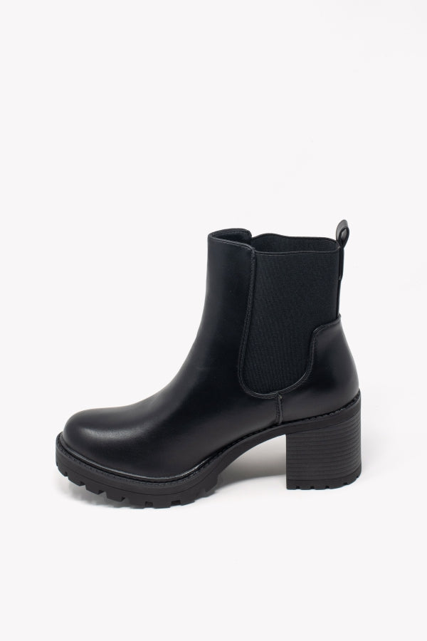 D7962 STIVALETTO NERO CON ELASTICO FONDO GOMMA TACCO 5
