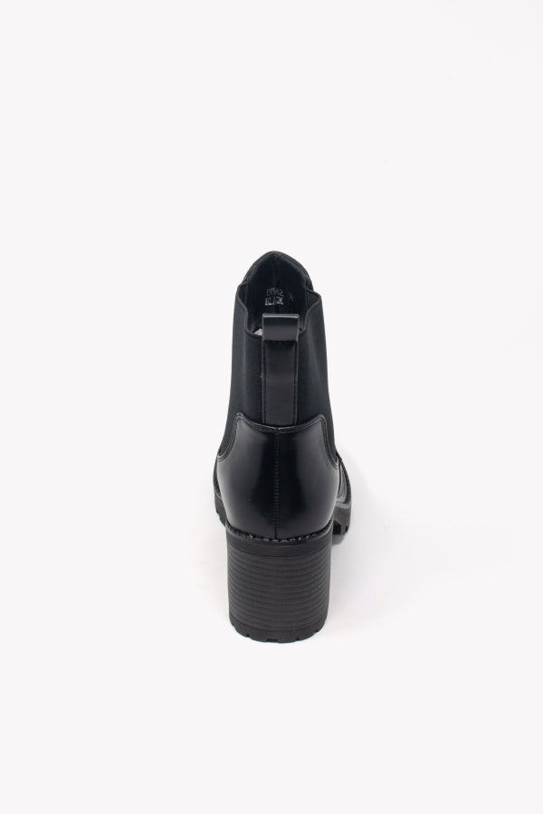 D7962 STIVALETTO NERO CON ELASTICO FONDO GOMMA TACCO 5