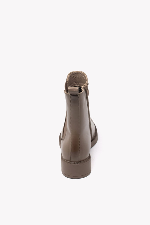 MP302-8 TRONCHETTO BASSO TAUPE CON ELASTICO LATERALE E ZIP DI CHIUSURA