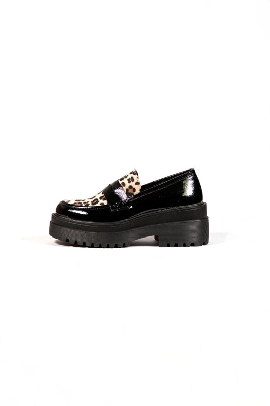 RQ78 POLISHED BLACK MOCCASIN WITH SPOTTED PAN