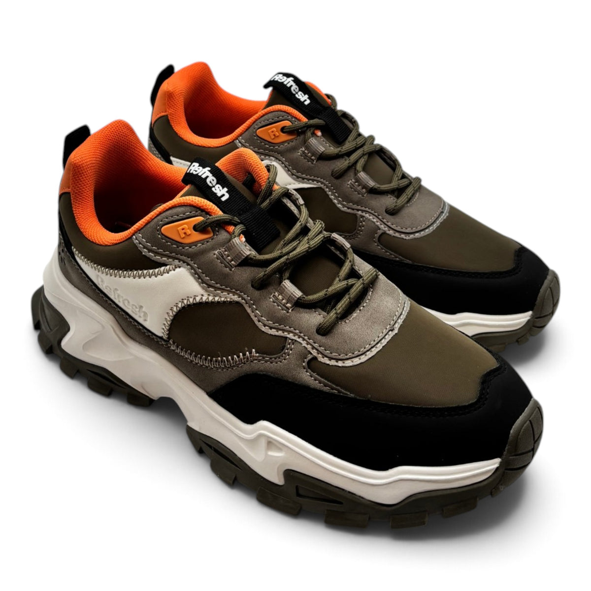 Refresh 173104 Sneakers urban con suola platform sagomata