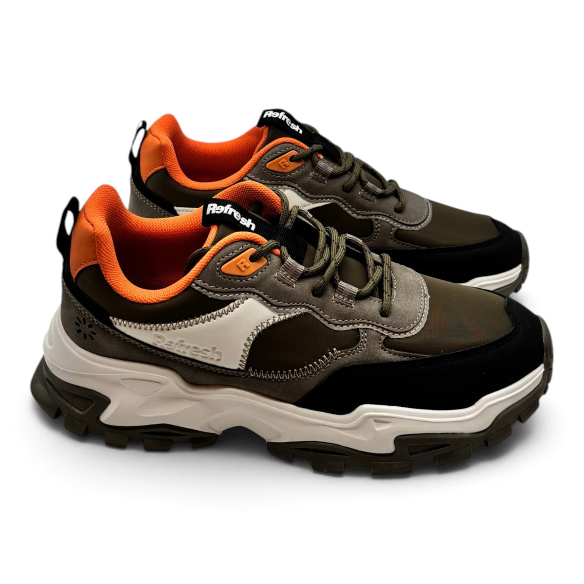 Refresh 173104 Sneakers urban con suola platform sagomata