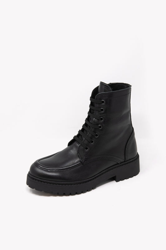2507 BLACK LEATHER BOOT WITH TRAY AND PLATFORM RUBBER FOOTBALL