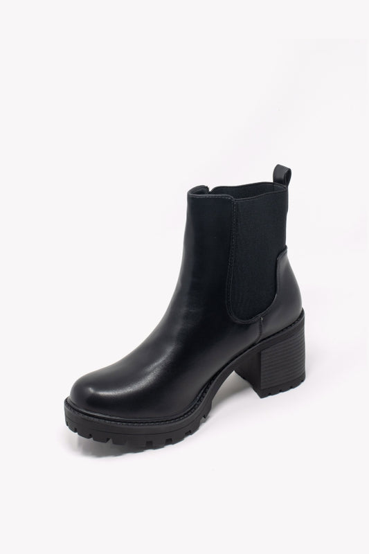 D7962 BLACK ANKLE BOOT WITH ELASTIC RUBBER BOTTOM HEEL 5